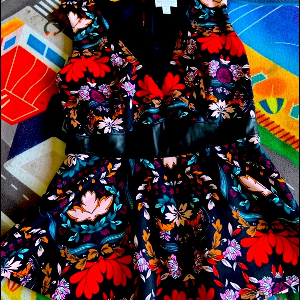 Sexy new Bisou Bisou fitted tank w leather trim